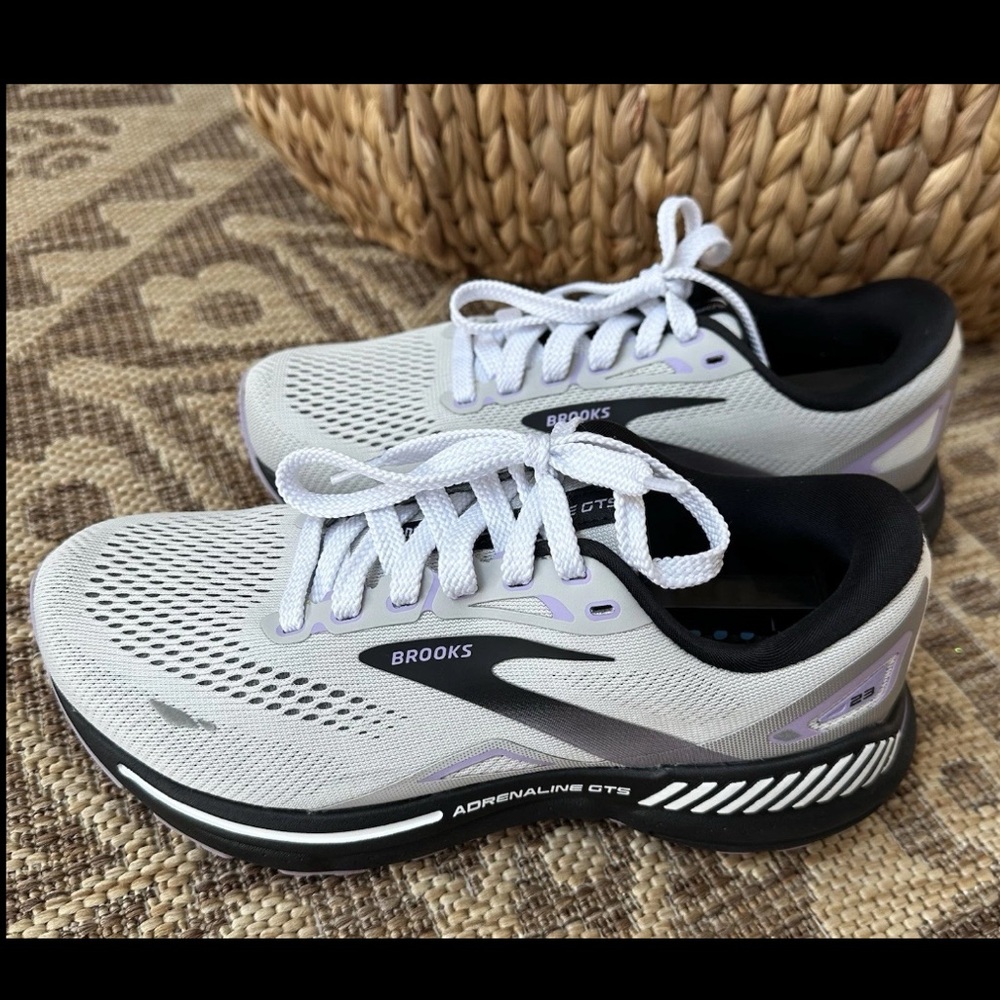Brooks Adrenaline GTS 23 Women Sz 7.5 2E Wide Running Diabetic Shoes (flaw) Gray